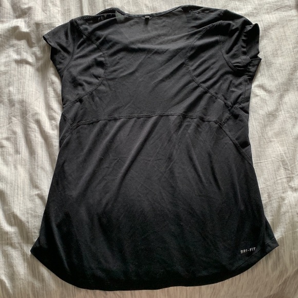 Nike Workout Top with Mesh Panels - Picture 3 of 6